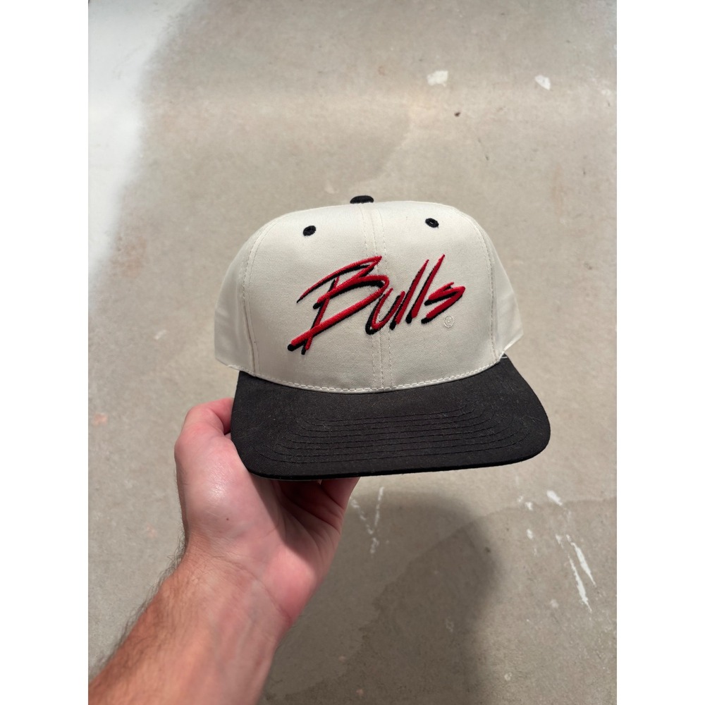 Vintage Chicago Bulls Apple Logo Snapback Hat Mens Cream Black 90s Retro Cap